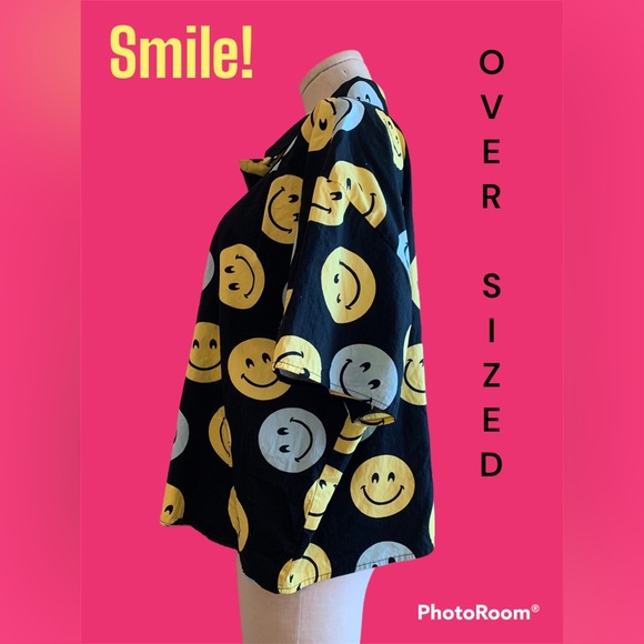 😀 Unisex Smiley Face Button Front Shirt! 😀 - Picture 4 of 7